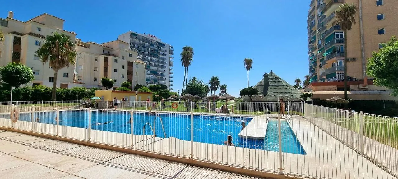 Apartment Maite Vacances , Luminoso Estudio Junto Al Mar Benalmadena Spain