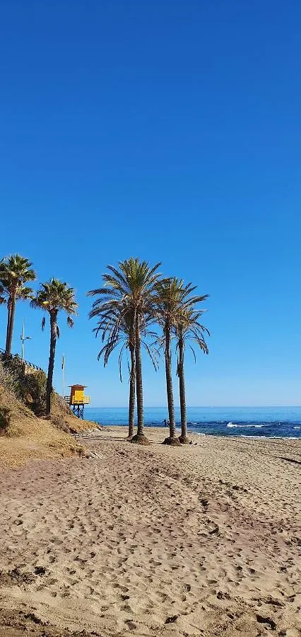 Maite Vacances , Luminoso Estudio Junto Al Mar 贝纳尔马德纳