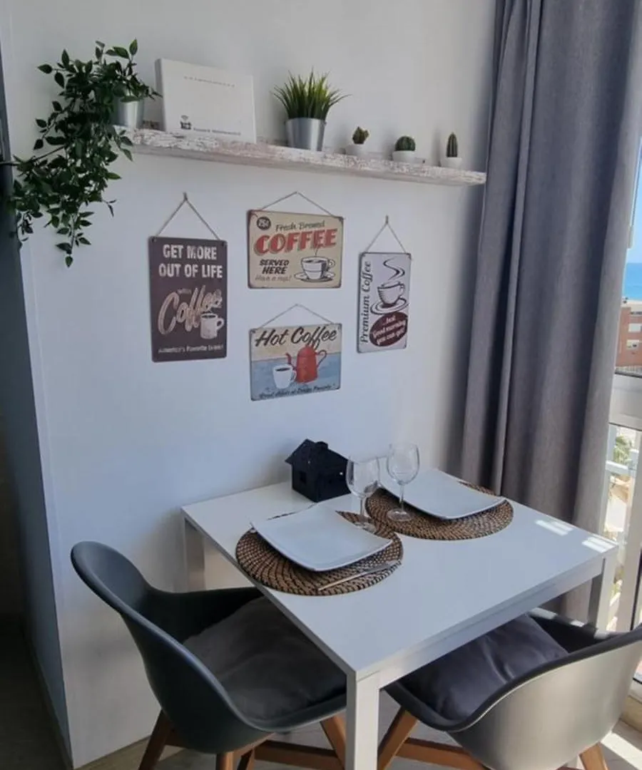 Maite Vacances , Luminoso Estudio Junto Al Mar 贝纳尔马德纳 公寓