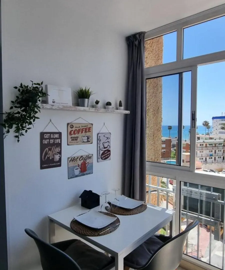 Maite Vacances , Luminoso Estudio Junto Al Mar 贝纳尔马德纳 公寓